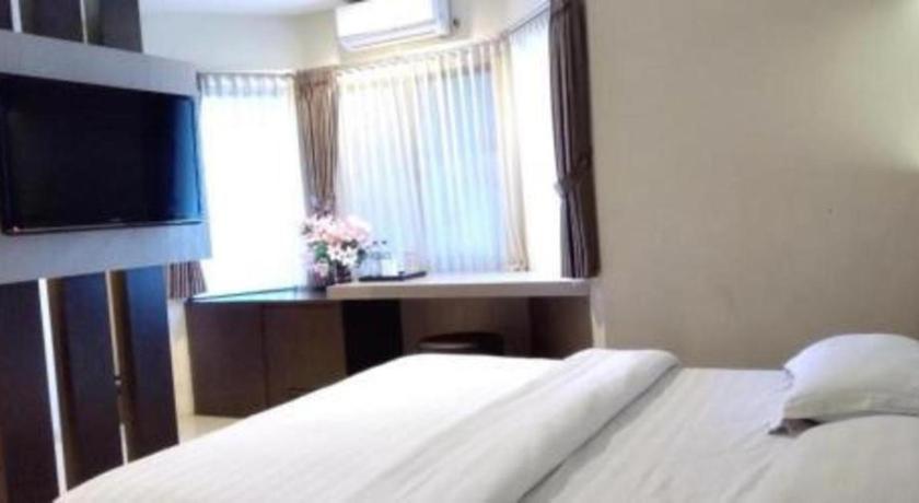 Alexander Hotel Tegal מראה חיצוני תמונה